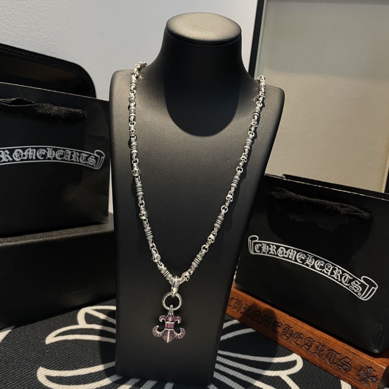 Ch*0me He**ts necklaces